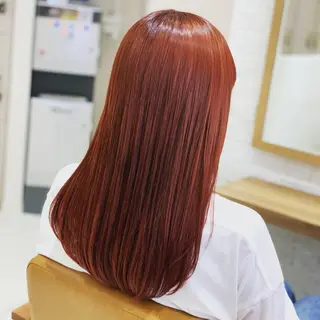 セミロング カラー コテ巻きパーマ 藤野佑成のヘアスタイル