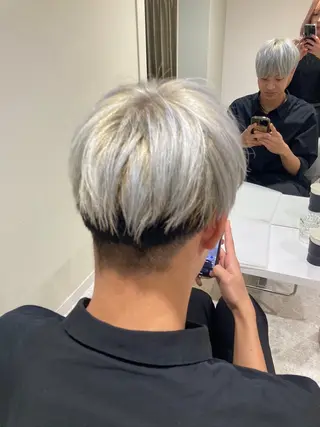 カラー メンズ ナルセナツキ 👾ハイトーンのヘアスタイル