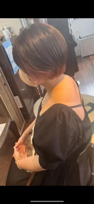 ショート カラー 福見 美保のヘアスタイル