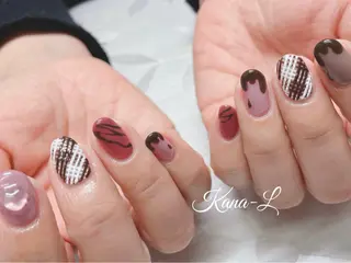ネイル 芦辺 香奈のネイルデザイン