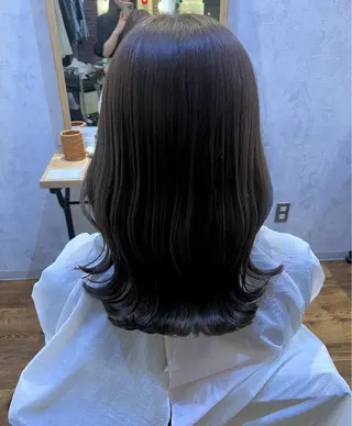 ミディアム 三條場 彩夏のヘアスタイル
