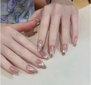 ネイル T. Leeのネイルデザイン