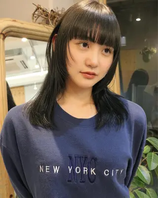 ミディアム カラー 松村 澪里のヘアスタイル