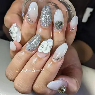 ネイル フラワー ムーンのネイルデザイン