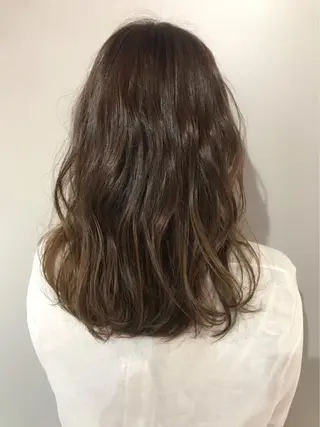 セミロング カラー RIYA❤︎ Aujuaソムリエのヘアスタイル