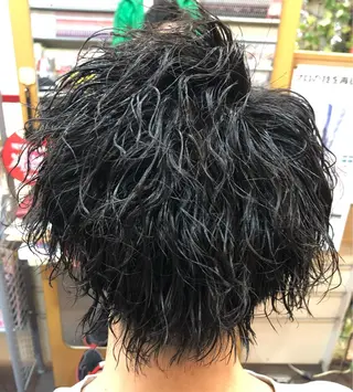 パーマ メンズ まさき✂︎ブリーチ／ デザインカラーのヘアスタイル