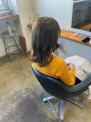 ミディアム カラー MIOベージュカラー 柔らかいカラーのヘアスタイル