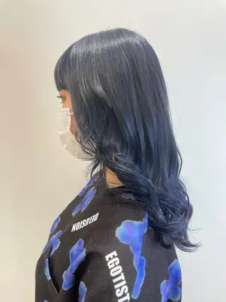 セミロング カラー ハッシュカット レイヤー池袋のヘアスタイル