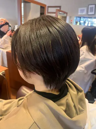 ショート よしだ しおりのヘアスタイル