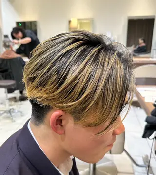 カラー メンズ IwAsh中山所属・✂︎中山ブリーチ・ パーマ✂︎露木智也のヘアスタイル