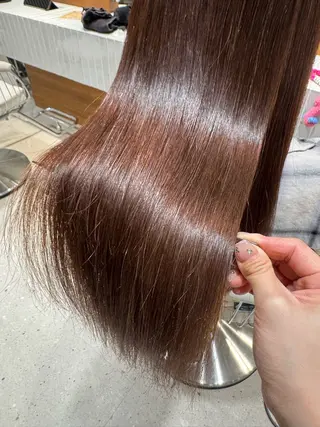 ロング Ence 銀座所属・透明感カラー／ 縮毛矯正／まりなのヘアスタイル