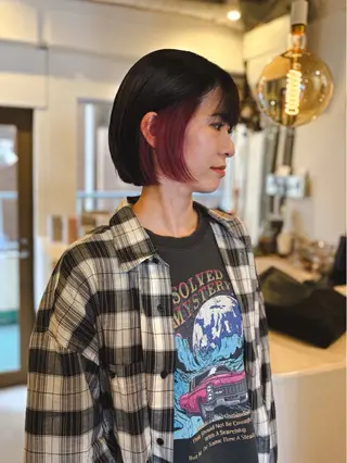 ショート ond〖オンド〗所属・中目黒インナーカラー ボブ橋本青輝のヘアスタイル