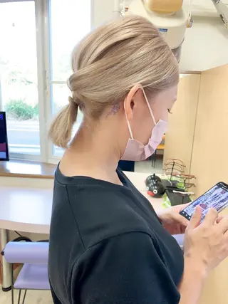 ミディアム カラー River,Land所属・yui .のヘアスタイル