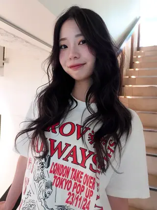 ロング カラー ハイトーン/レイヤー nail 百咲💌のヘアスタイル