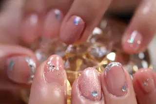 ネイル ママリンド　志村坂上店所属・しみ えんのネイルデザイン