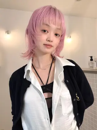 ショート カラー ミルクティーレイヤー Kaito🐩/栄のヘアスタイル