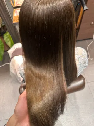 ロング 齊藤政太 顔周り カット 透明感カラーのヘアスタイル