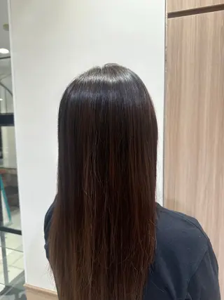 セミロング カラー 奥寺 沙菜のヘアスタイル