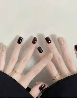 ネイル RAFFINE haru🦋🩵のネイルデザイン