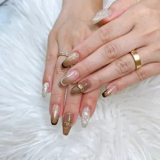 ネイル 根津 綾子のネイルデザイン