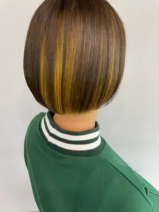 ショート カラー Urio所属・今雪 聡美のヘアスタイル