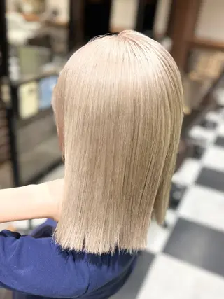 ミディアム ブリーチなしダブル/ レイヤーカット 小棹のヘアスタイル