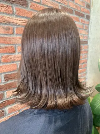 セミロング 近 紗理奈のヘアスタイル