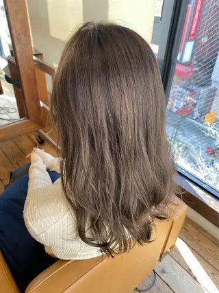 ロング カラー -Lattan- 椎葉 智佳のヘアスタイル