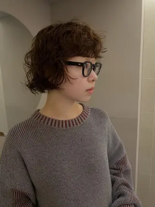 ミディアム パーマ yiye   神宮前所属・manami /暖色 /カットモデル募集のヘアスタイル