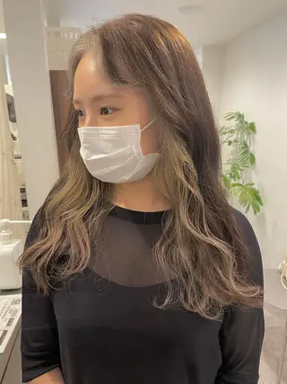 ロング カラー 安藤 佑衣のヘアスタイル