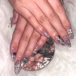 ミディアム reve 武蔵境店のネイルデザイン