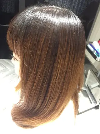 セミロング 岡田 夏実のヘアスタイル