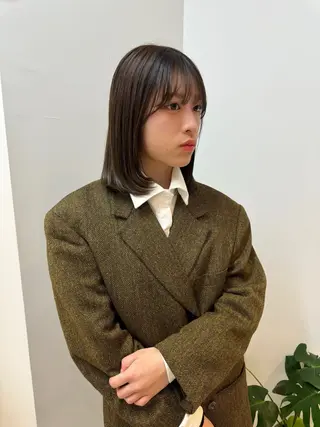 ミディアム 切りっぱなしボブ レイヤー/縮毛矯正のヘアスタイル