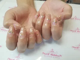 ネイル ネイルリボン 受付スタッフのネイルデザイン
