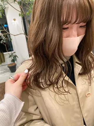 セミロング オオタ ユキのヘアスタイル