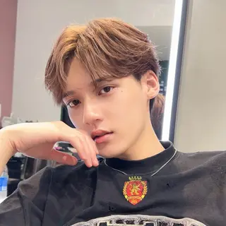 ミディアム カラー メンズ 岡田大志🇰🇷 中/韓メンズヘアのヘアスタイル