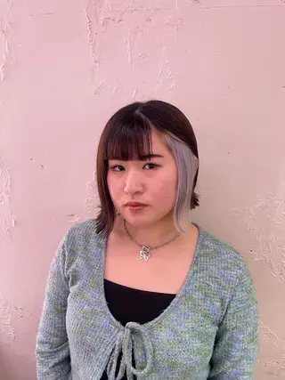 ショート カラー SALOWIN渋谷caldo店所属・SERINA/ウルフ 、デザインカラーのヘアスタイル