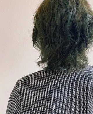 ショート カラー アクイールグラッセ 滝村鈴夏のヘアスタイル