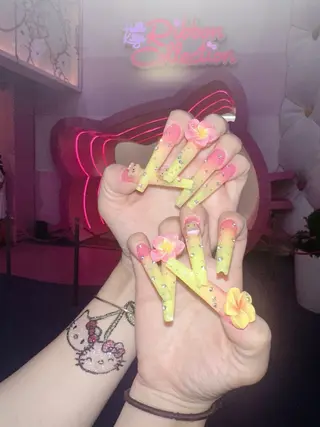 ネイル うにゃねいる🌷 Mayaのネイルデザイン