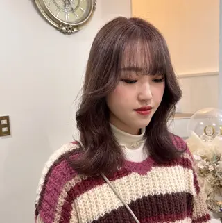 セミロング ORIKA 美容室のヘアスタイル