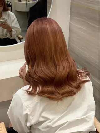 ミディアム カラー せいと/ウルフ/ ハイトーン/艶髪のヘアスタイル