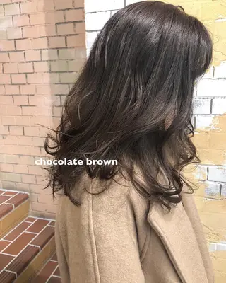セミロング カラー ツキノキ ミナのヘアスタイル