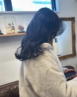 ロング ミルクティー× グレージュMOMOのヘアスタイル