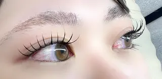 マツエク・マツパ FLY NAIL&Eyelash Salon 梅田店所属・YUKI FUKUMARUのマツエク・マツパデザイン