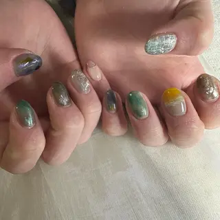 ネイル repos~ルポ~所属・里見 麗のネイルデザイン