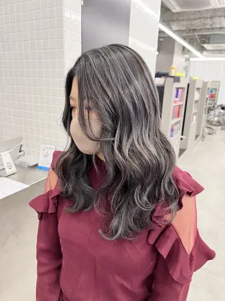 セミロング カラー Bei Licoldo.Atole  ベイリコルド アトリ所属・ブリーチ、縮毛 髪質改善　宮城一真のヘアスタイル