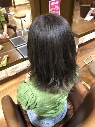 カラー AGREE Momokaのヘアスタイル