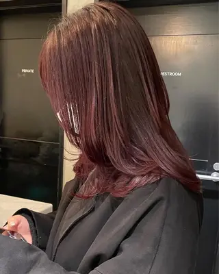 ミディアム カラー classic 新横浜所属・大人girly🛋️ 🤍yukakoのヘアスタイル