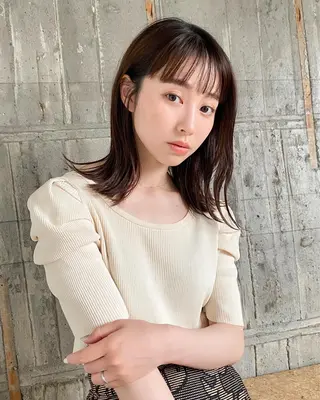 ミディアム カラー THE DAY所属・AKI HASHIMOTOのヘアスタイル