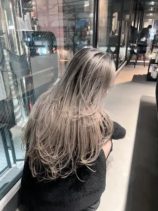 セミロング 今が1番似合う自分に /志音のヘアスタイル